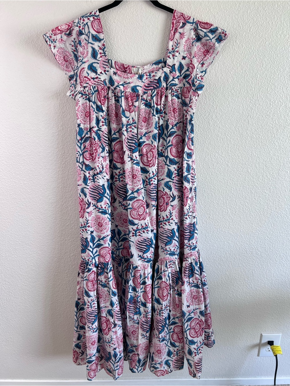 NWT Livro Women's Floral Print Tiered Maxi Dress Flutter Sleeves Pink Blue